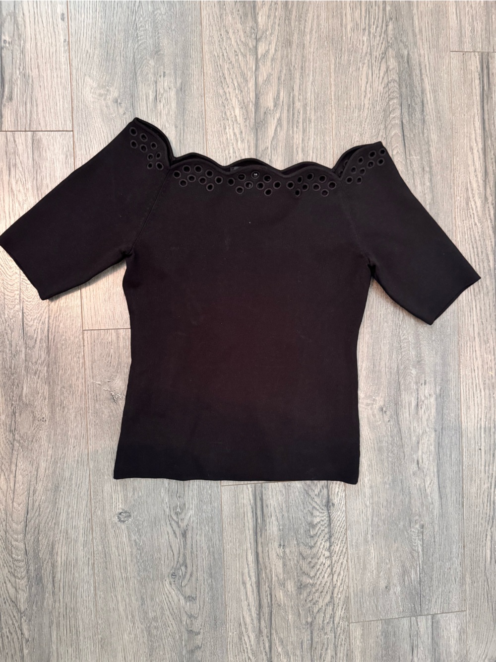WHBM FORME Sculpt Stretch Off Shoulder Scallop Top Black M